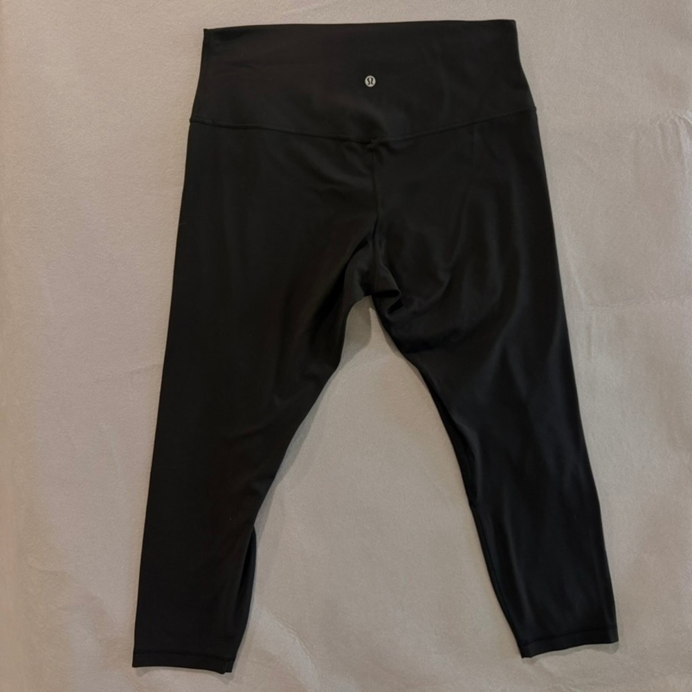 Lululemon Women Sz 14 Black Align High Rise Cropped Leggings Pants